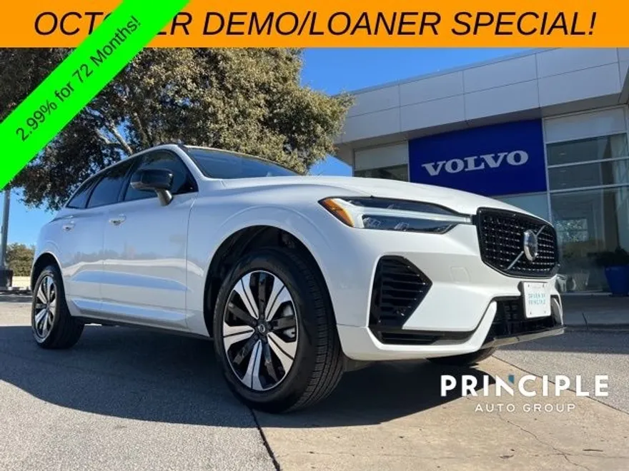 2025 Volvo XC60 Hybrid T8 Core photo 1