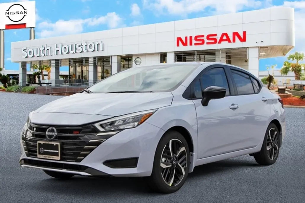 2025 Nissan Versa 1.6 SR photo 1