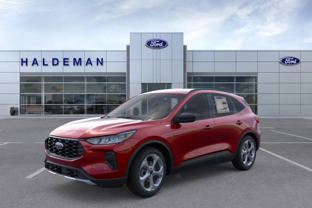 2025 Ford Escape ST-Line photo 1