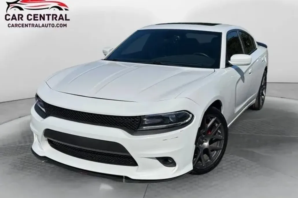 2016 Dodge Charger R/T photo 1