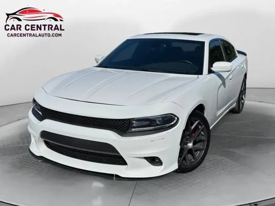 2016 Dodge Charger R/T photo 1