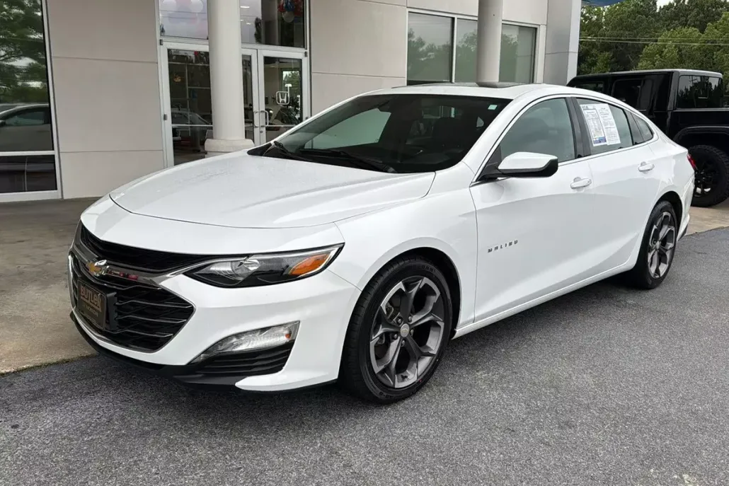 2023 Chevrolet Malibu 1LT photo 1