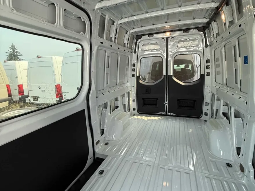 2022 Mercedes Benz Sprinter 2500 Standard Roof photo 1