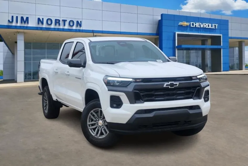 2026 Chevrolet Colorado LT photo 1