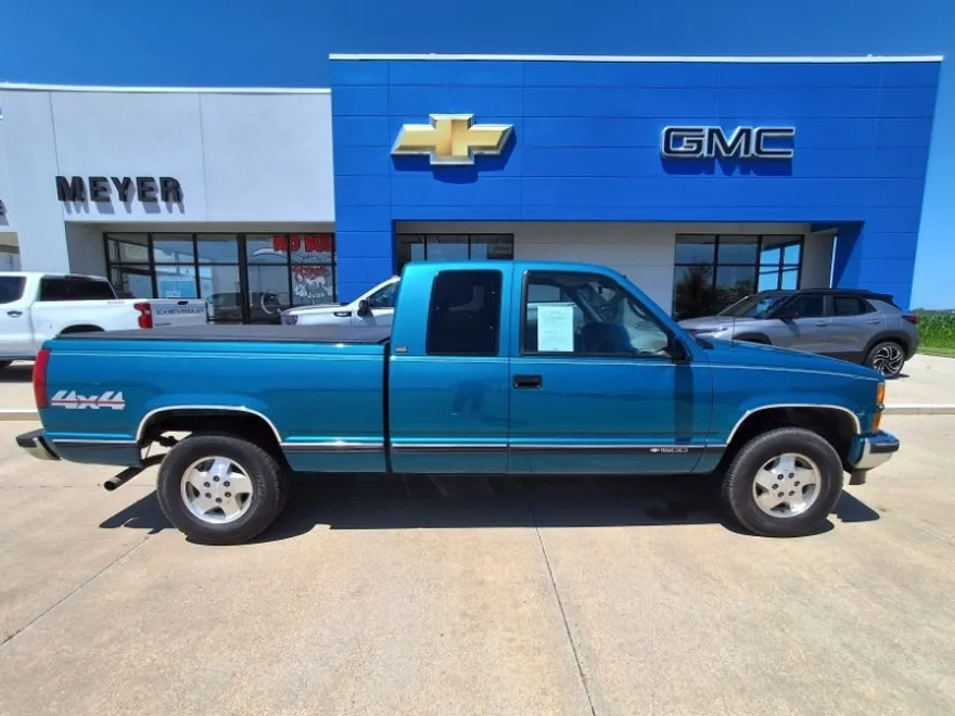 1995 Chevrolet Silverado photo 1