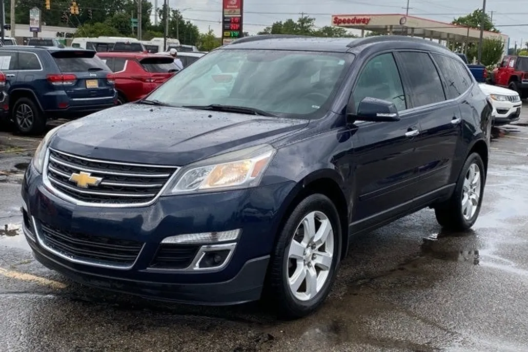 2017 Chevrolet Traverse 1LT photo 1
