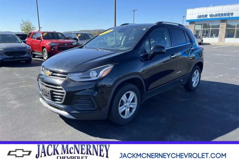 2017 Chevrolet Trax LT photo 1