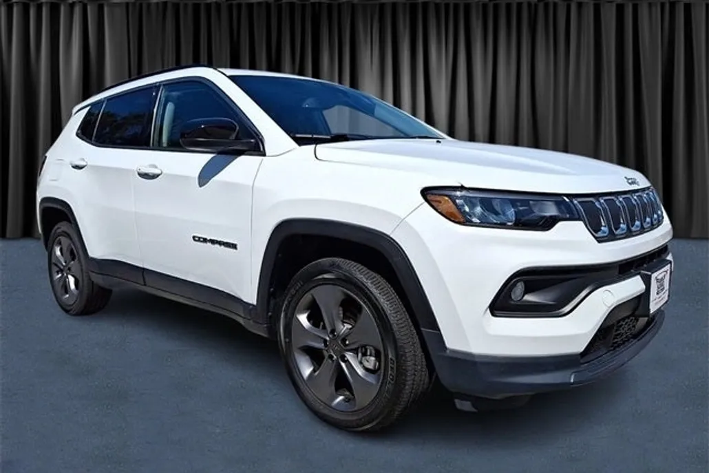 2022 Jeep Compass Latitude Lux photo 1