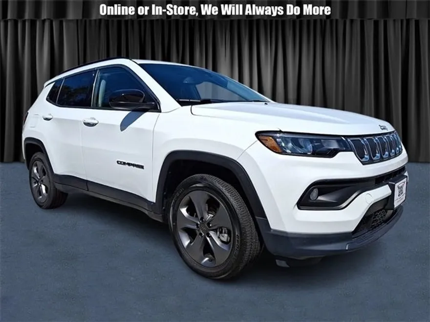 2022 Jeep Compass Latitude Lux photo 1