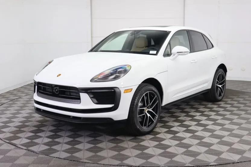 2025 Porsche Macan Base photo 1