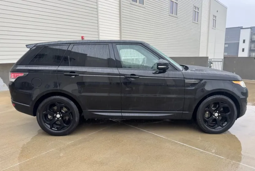 2015 Land Rover Range Rover Sport HSE photo 1