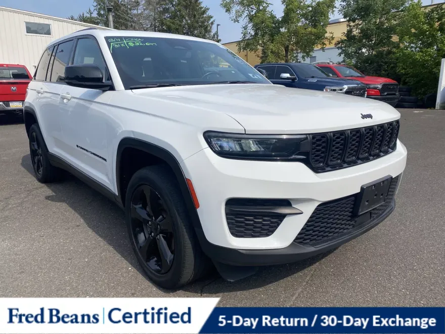 2022 Jeep Grand Cherokee Altitude photo 1