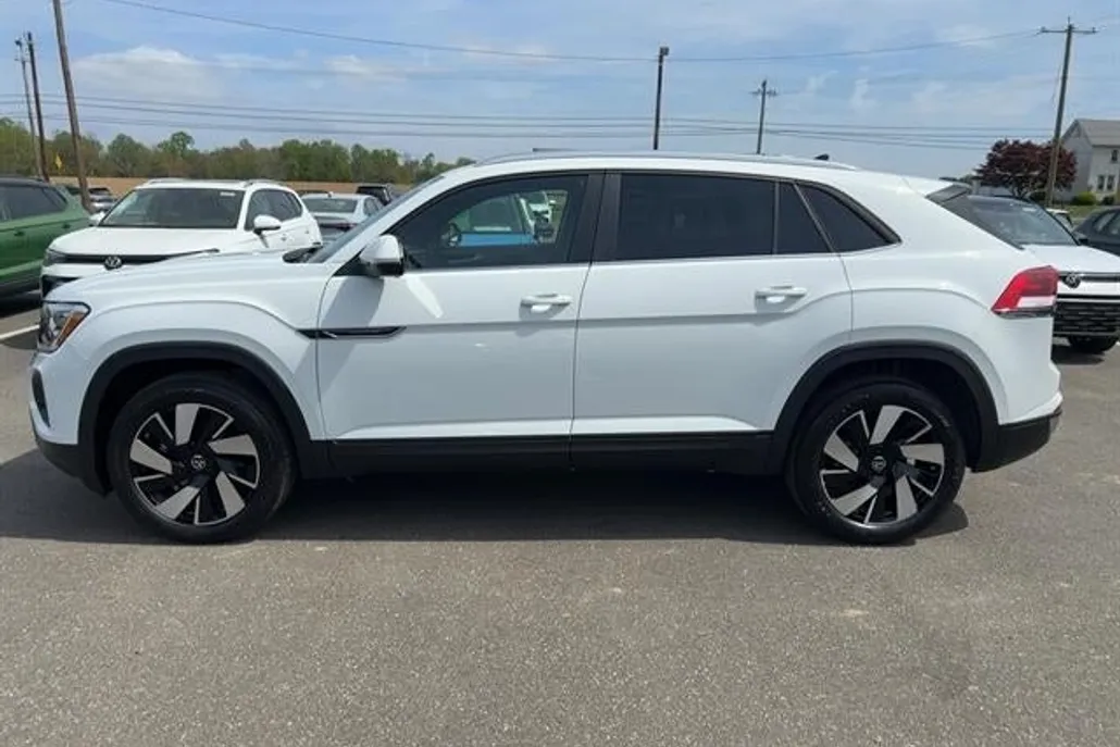 2025 Volkswagen Atlas Cross Sport SE Technology photo 1