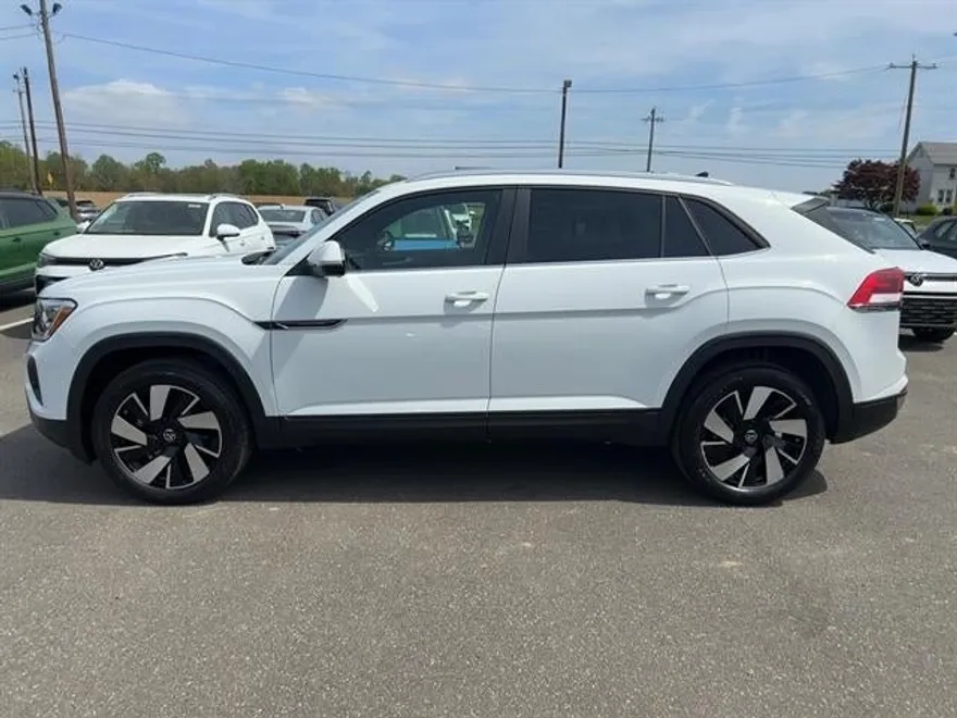 2025 Volkswagen Atlas Cross Sport SE Technology photo 1