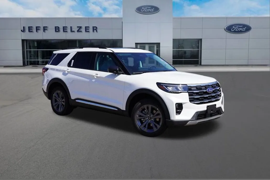 2025 Ford Explorer photo 1