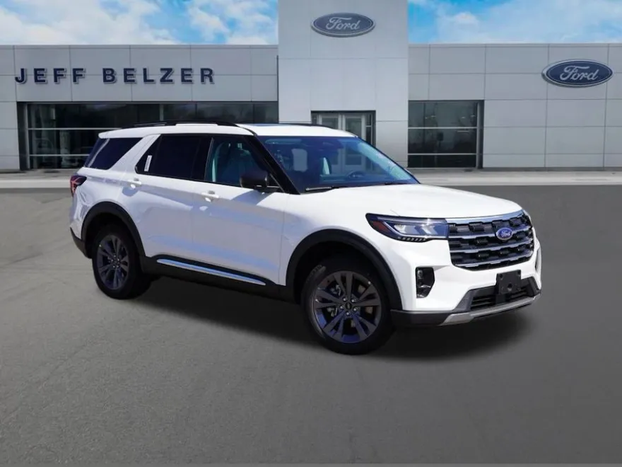 2025 Ford Explorer photo 1