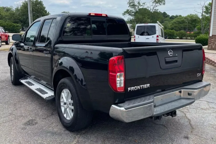 2019 Nissan Frontier SV photo 1