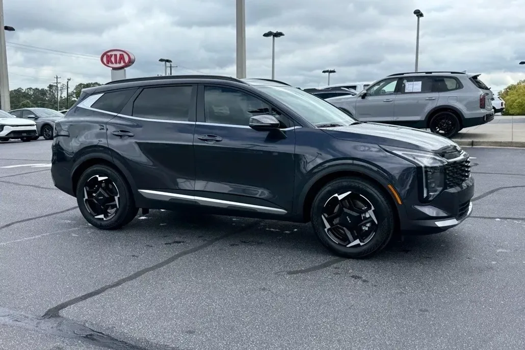 2026 Kia Sportage EX photo 1