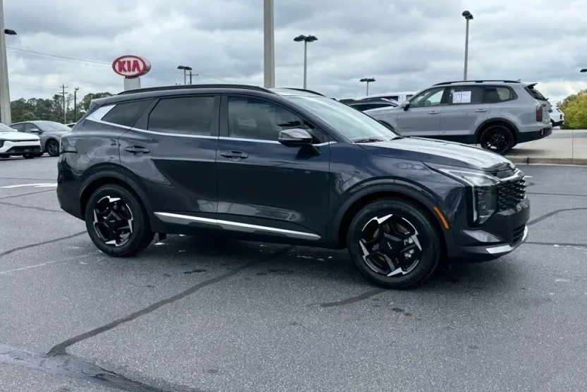 2026 Kia Sportage EX photo 1
