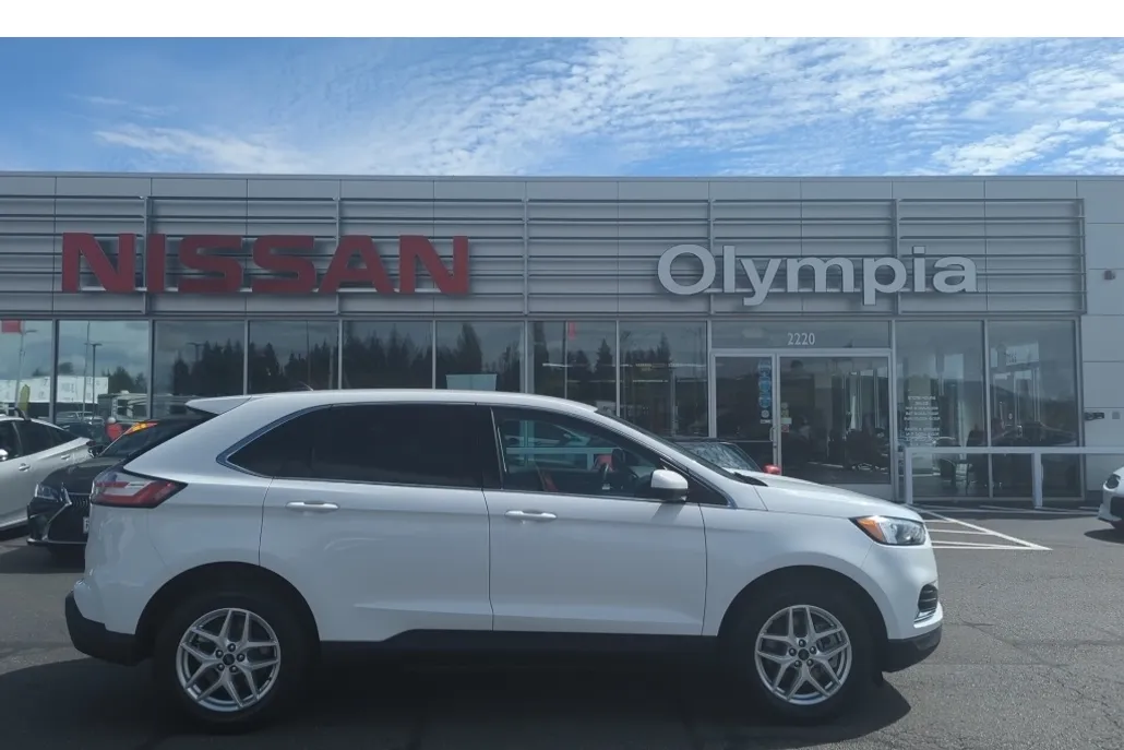 2022 Ford Edge SEL photo 1
