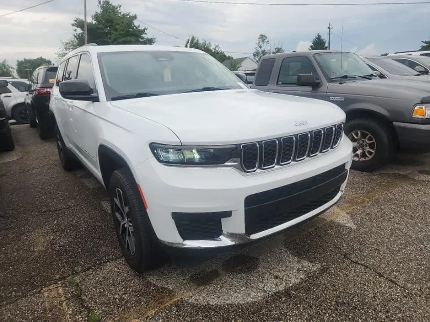 2024 Jeep Grand Cherokee Laredo photo 1