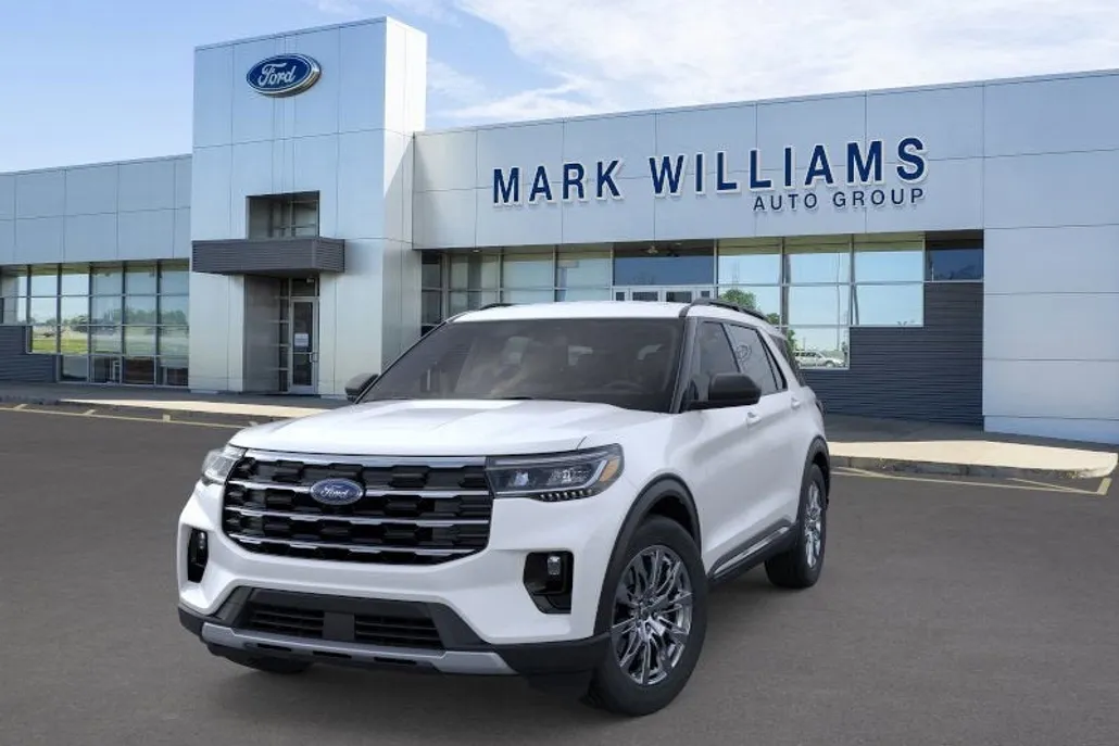 2025 Ford Explorer photo 1