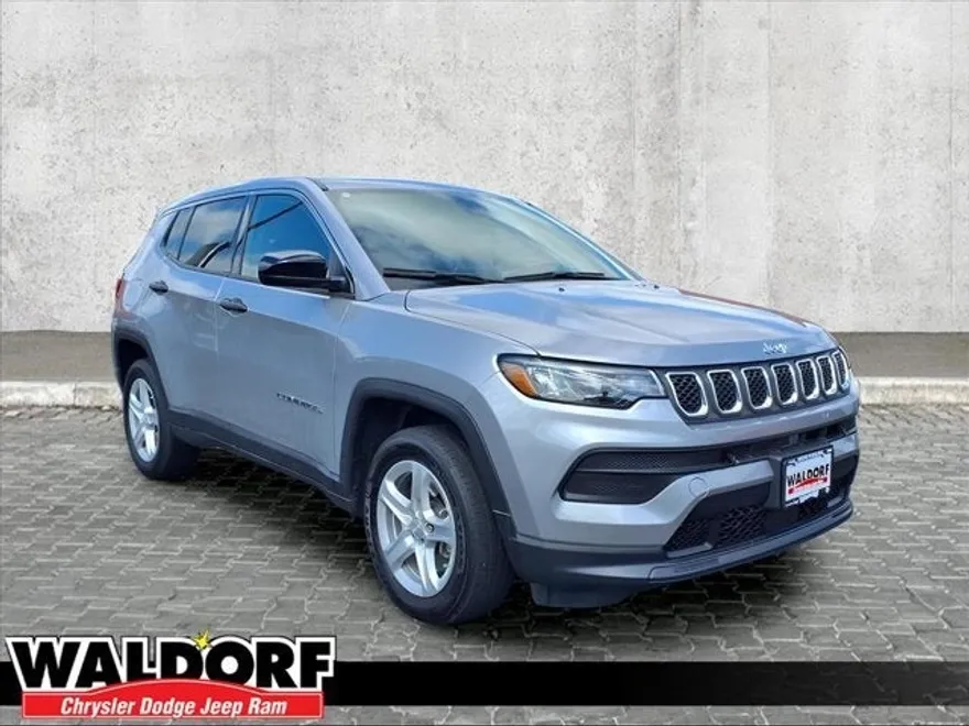 2023 Jeep Compass Sport photo 1