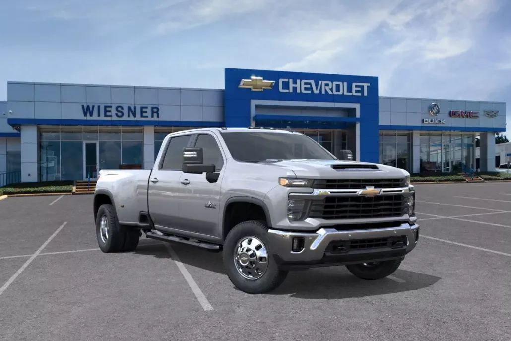 2026 Chevrolet Silverado 3500HD LT photo 1