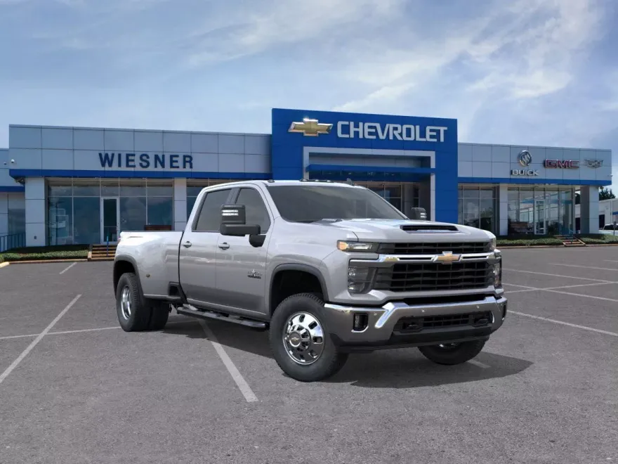 2026 Chevrolet Silverado 3500HD LT photo 1