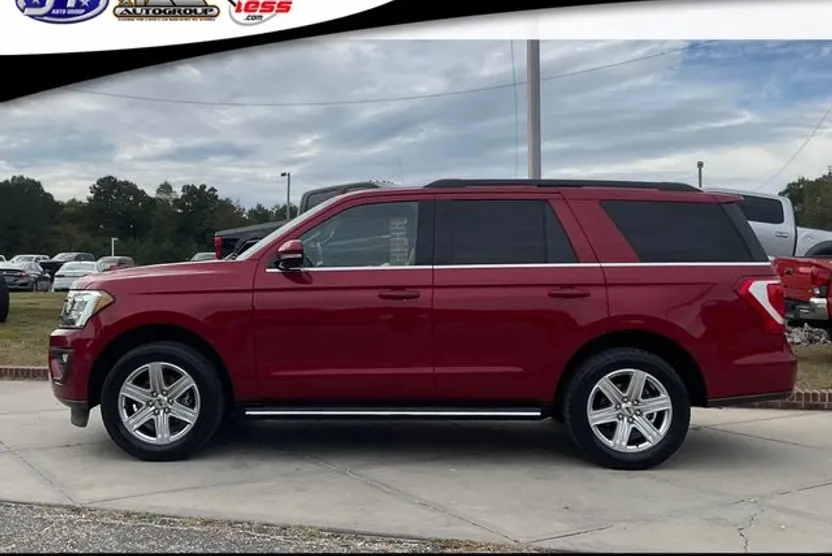 2019 Ford Expedition XLT photo 1