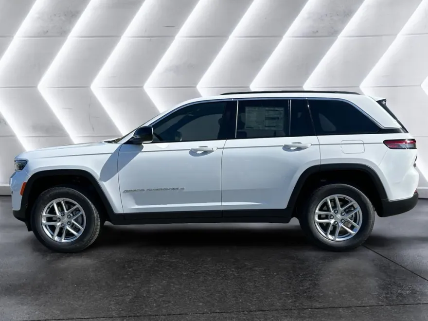 2025 Jeep Grand Cherokee Laredo X photo 1