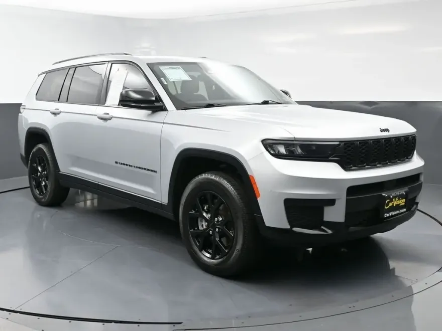 2024 Jeep Grand Cherokee Altitude photo 1