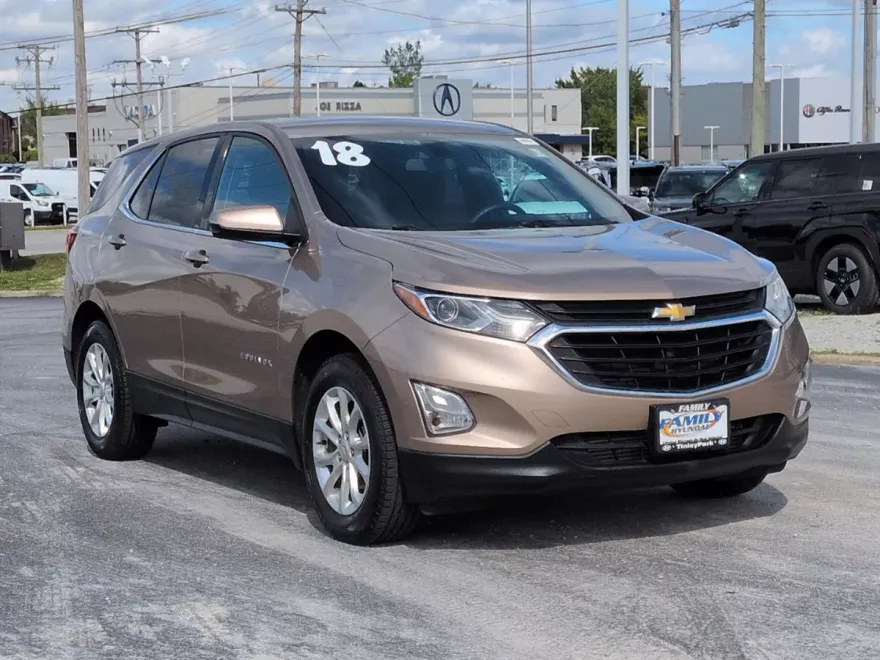 2018 Chevrolet Equinox LT photo 1