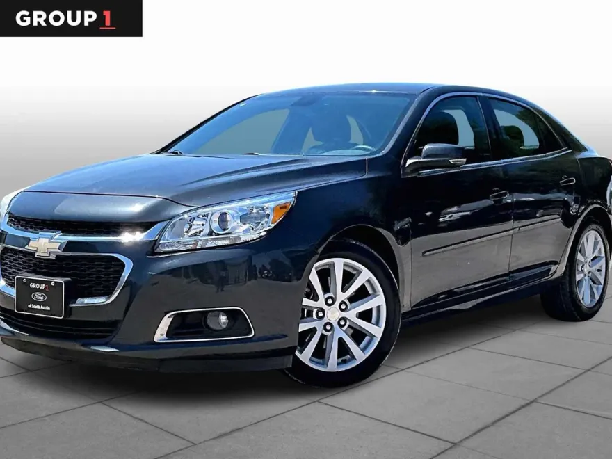 2015 Chevrolet Malibu 2LT photo 1