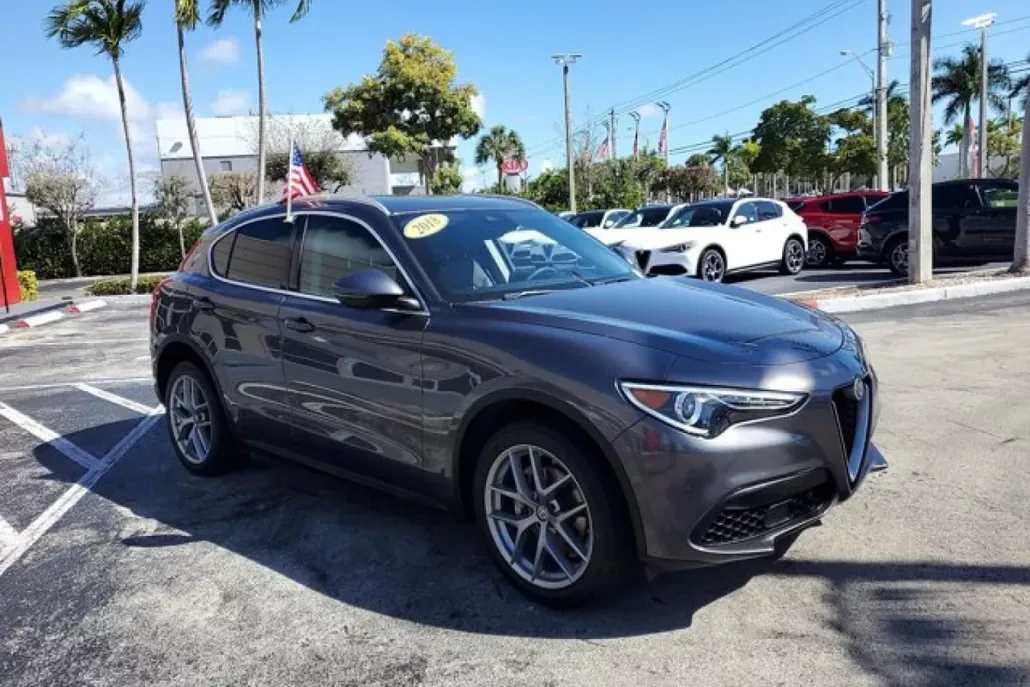 2018 Alfa Romeo Stelvio Ti photo 1