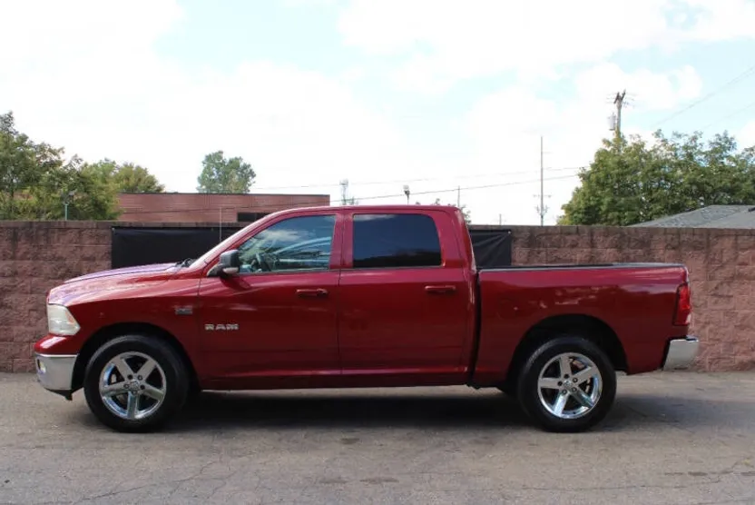 2009 Dodge Ram SLT photo 1