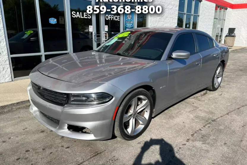 2017 Dodge Charger R/T photo 1