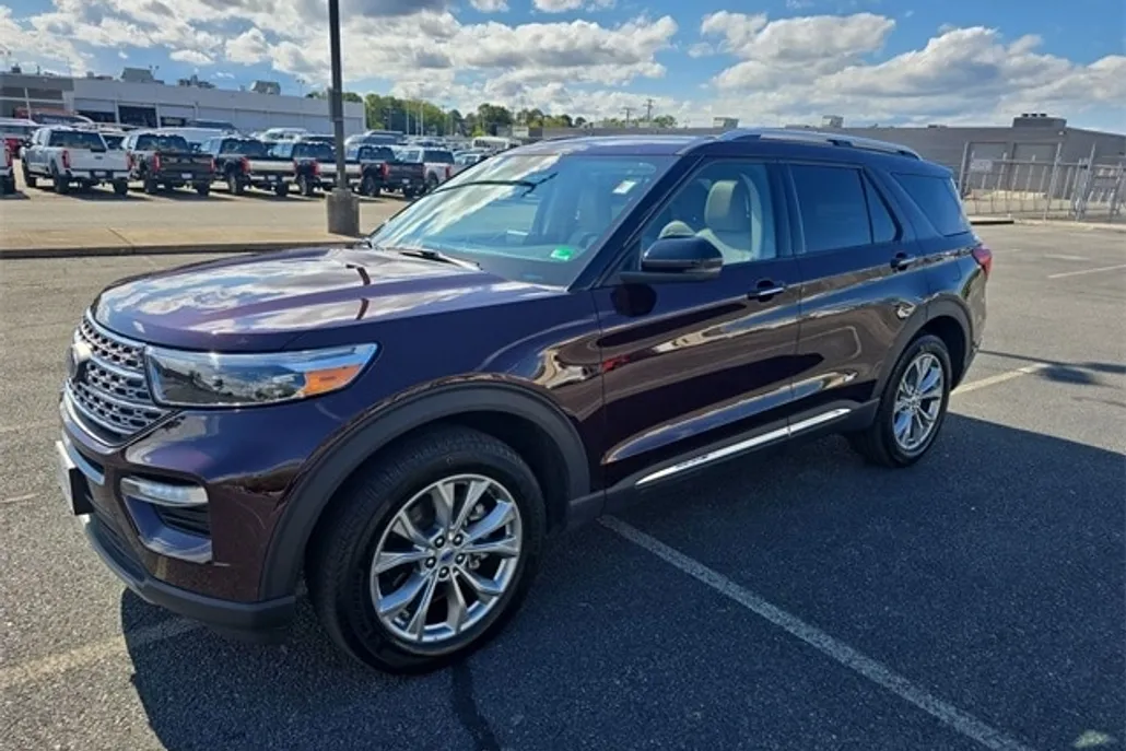 2023 Ford Explorer Limited photo 1