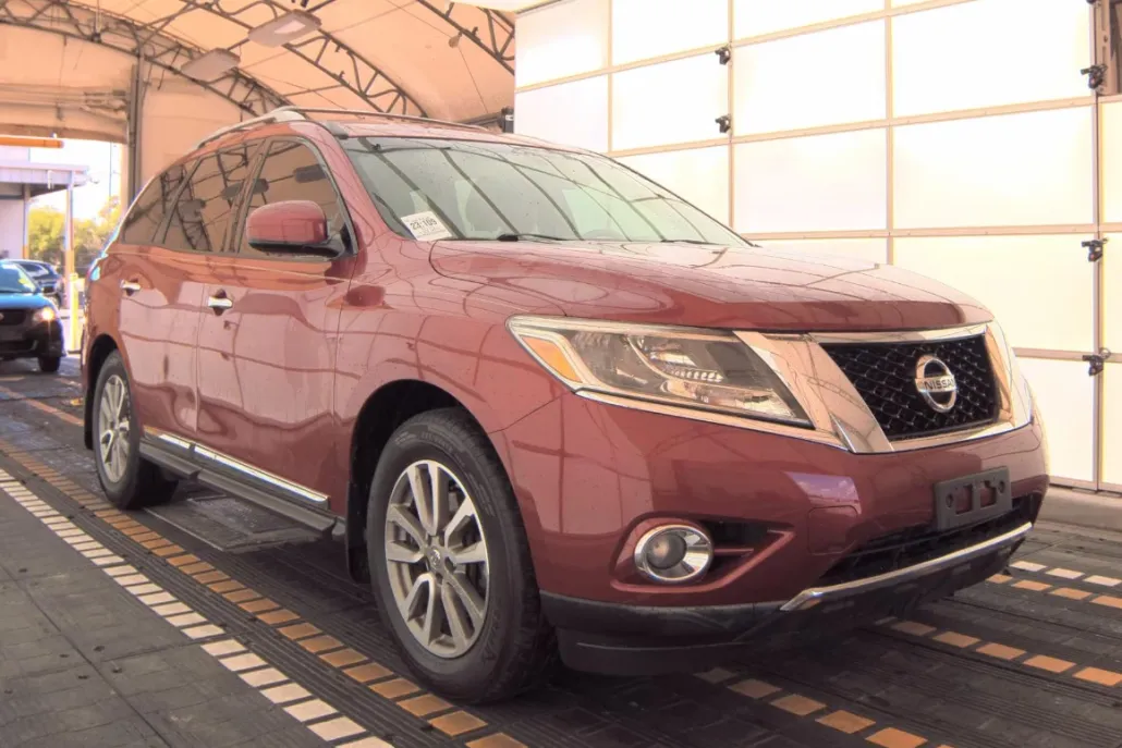2015 Nissan Pathfinder SL photo 1