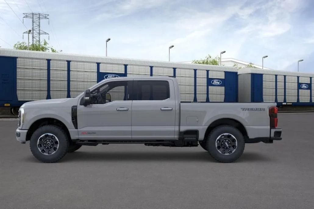 2026 Ford F-250 Platinum photo 1