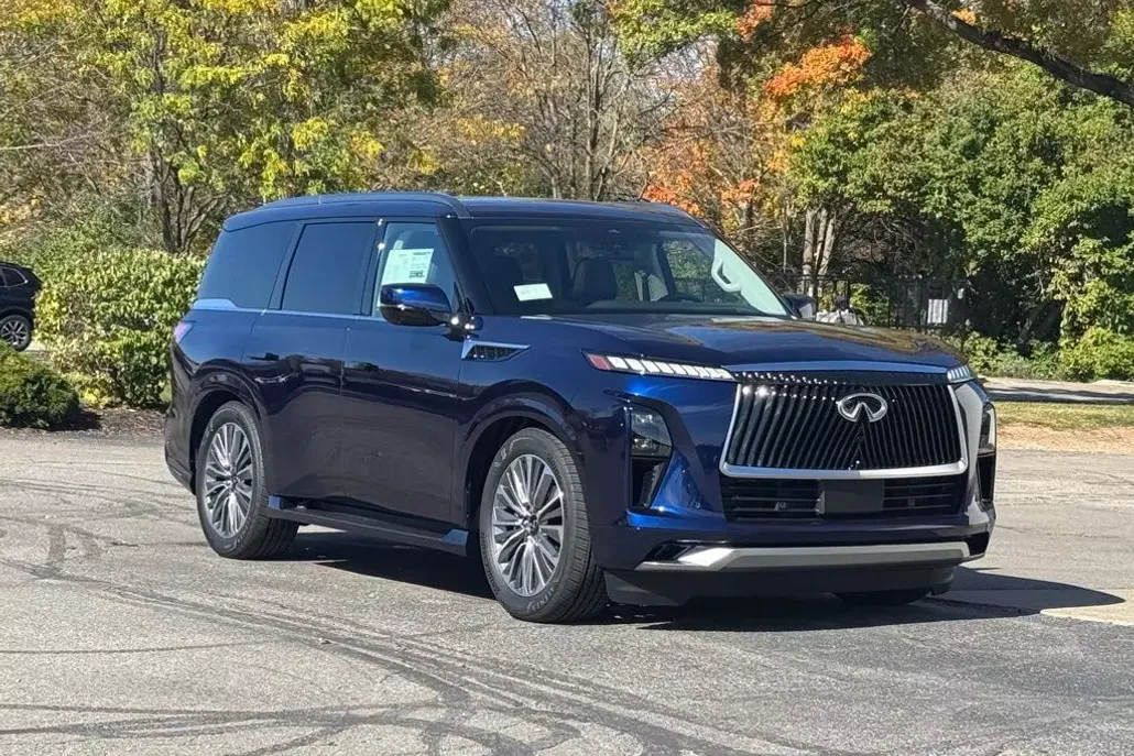 2025 Infiniti QX80 Luxe photo 1