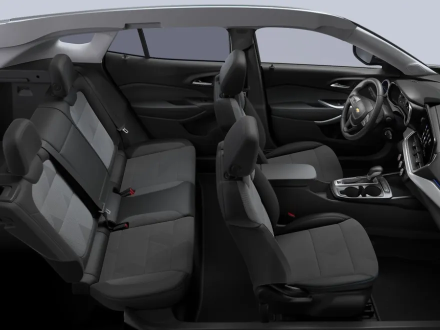 2025 Chevrolet Trax LS photo 1