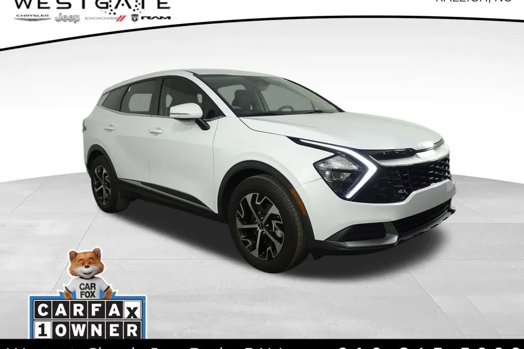 2023 Kia Sportage EX photo 1
