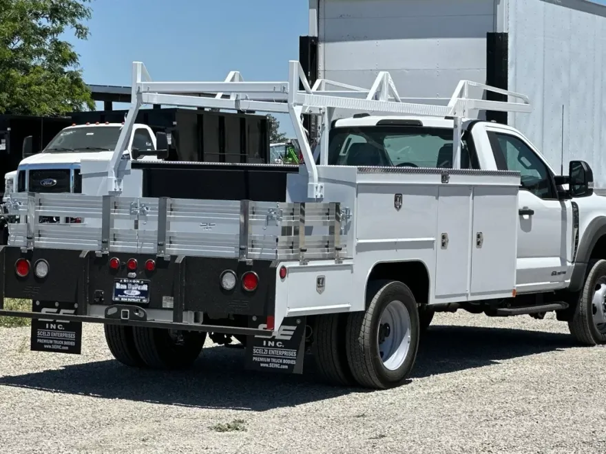 2024 Ford F-550 photo 4