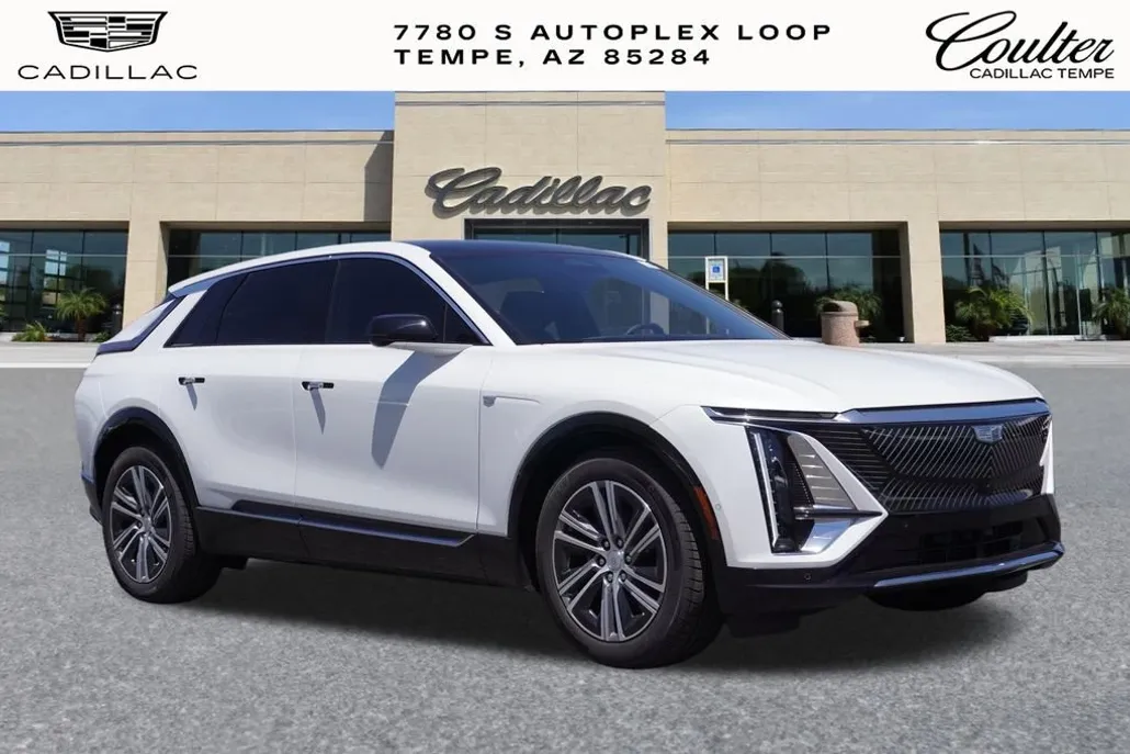 2025 Cadillac Lyriq Luxury photo 1