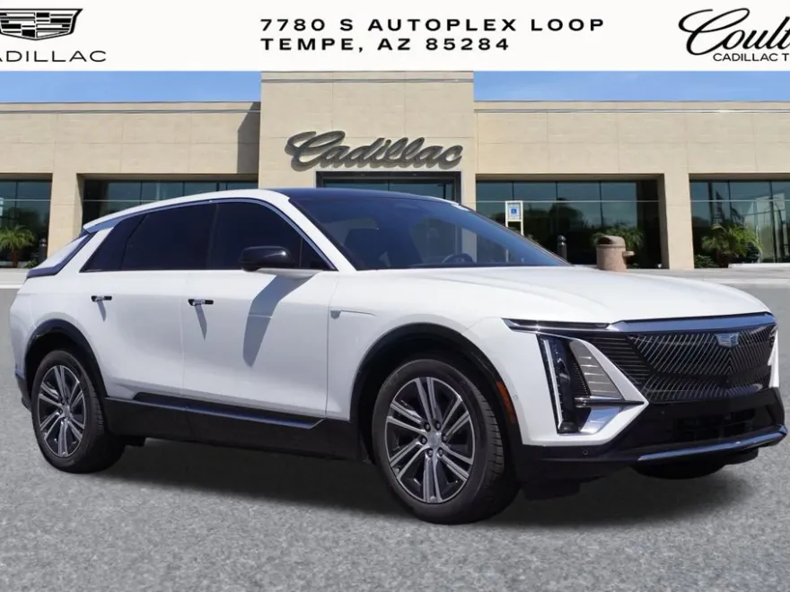 2025 Cadillac Lyriq Luxury photo 1