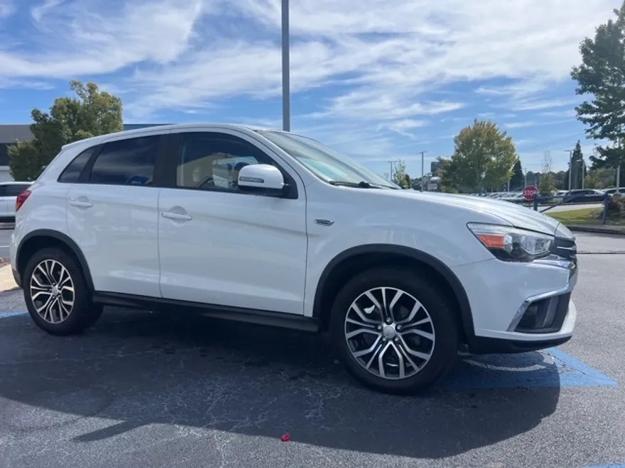 2019 Mitsubishi Outlander Sport SE photo 1