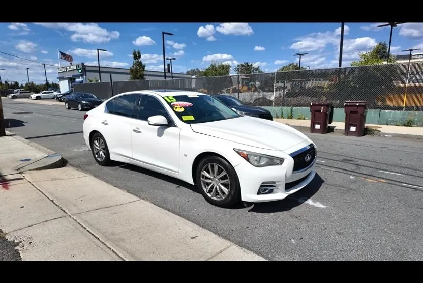 2015 Infiniti Q50 AWD photo 1