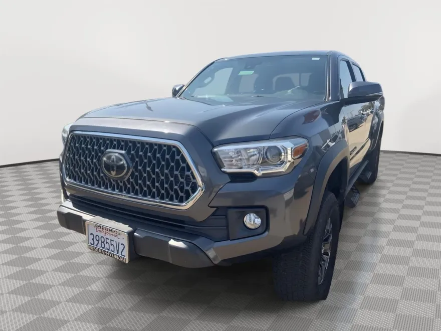 2019 Toyota Tacoma 4x4 TRD photo 1