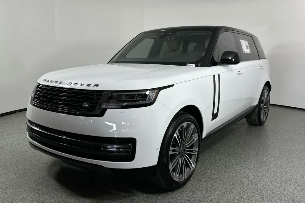 2025 Land Rover Range Rover SE photo 1